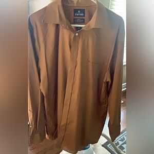 Men’s Stafford Travel Dress shirt, Regular fit, Brown color, 17-17 1/2 34/35